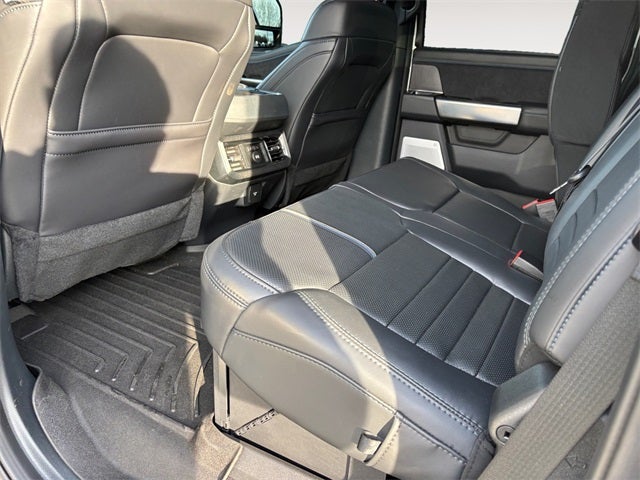 2025 Ford F-350SD Platinum DRW