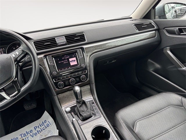 2018 Volkswagen Passat 2.0T SE