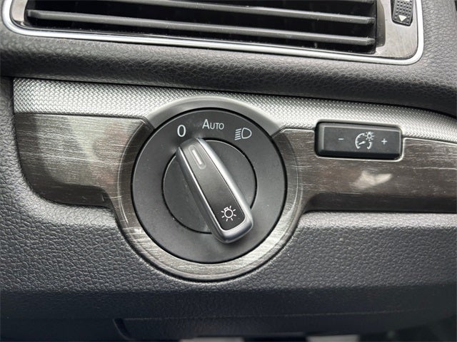 2018 Volkswagen Passat 2.0T SE