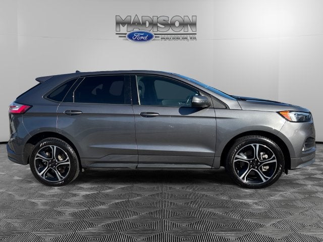 2022 Ford Edge ST