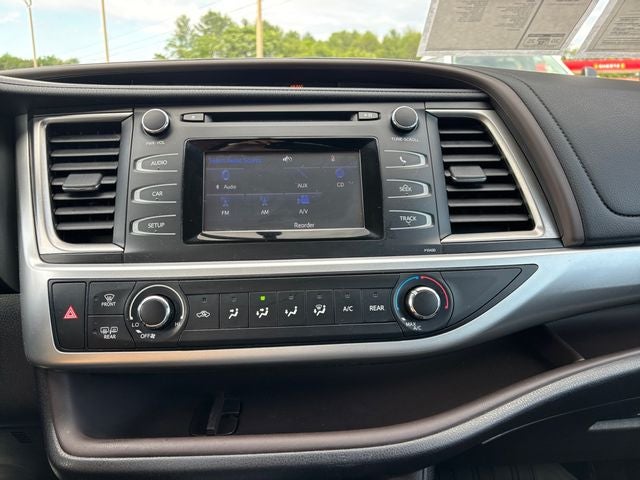 2015 Toyota Highlander LE