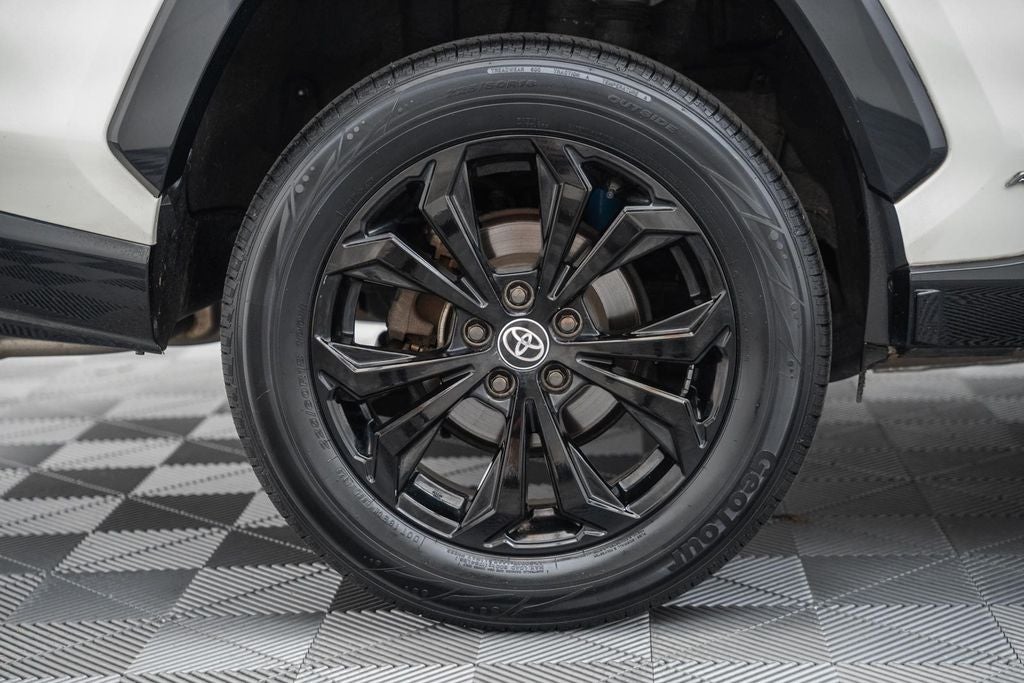 2022 Toyota RAV4 Hybrid SE