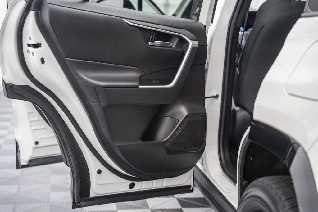 2022 Toyota RAV4 Hybrid SE