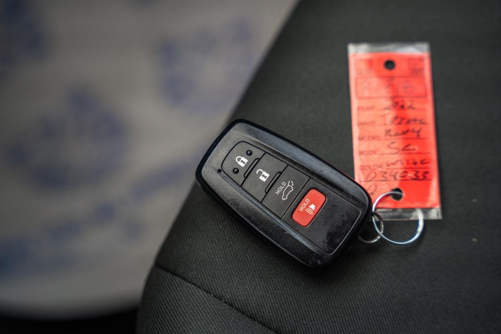 2022 Toyota RAV4 Hybrid SE