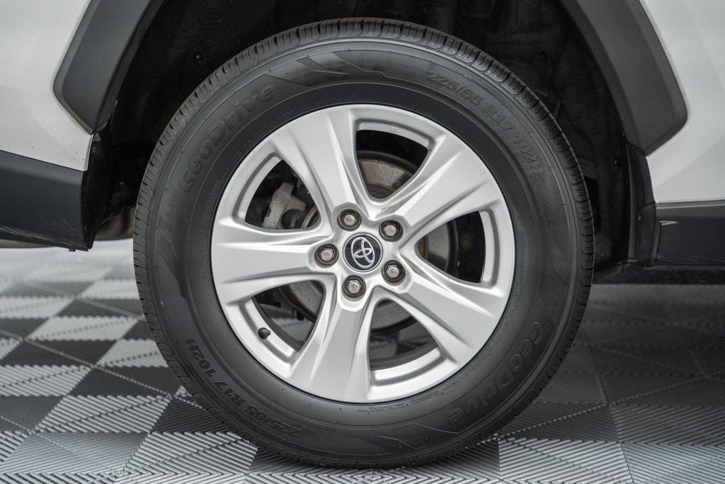 2020 Toyota RAV4 XLE