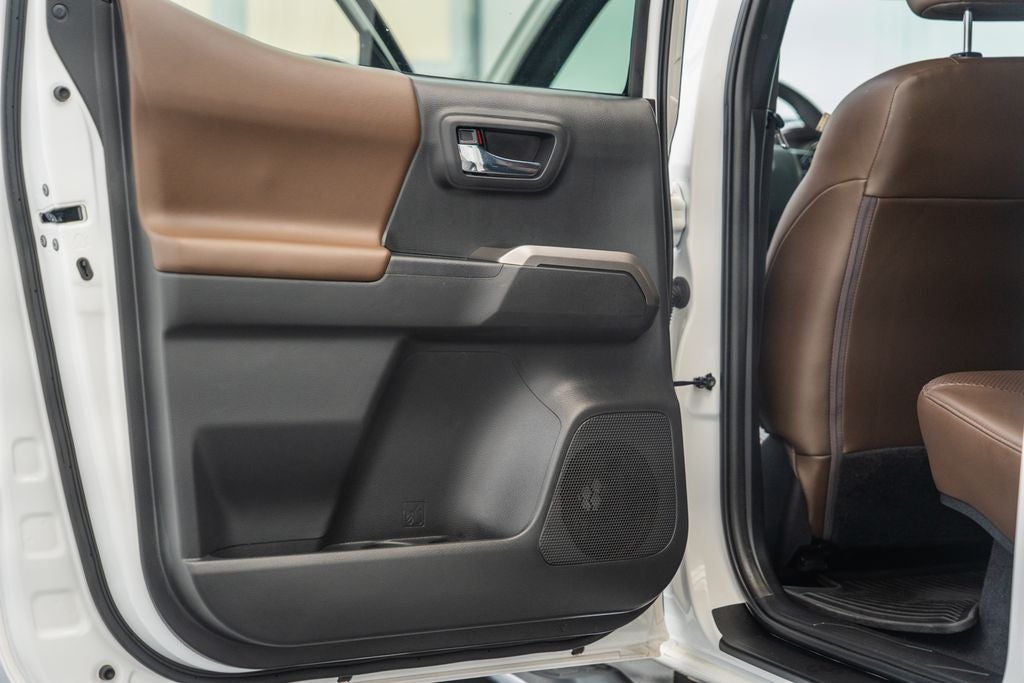 2023 Toyota Tacoma Limited V6