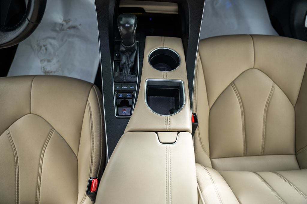 2020 Toyota Avalon Hybrid XLE Plus