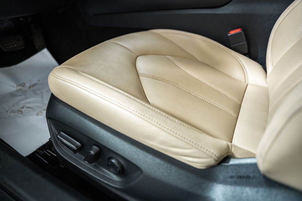 2020 Toyota Avalon Hybrid XLE Plus