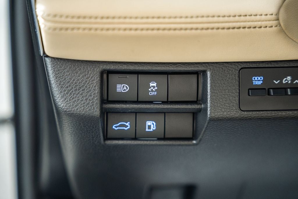 2020 Toyota Avalon Hybrid XLE Plus