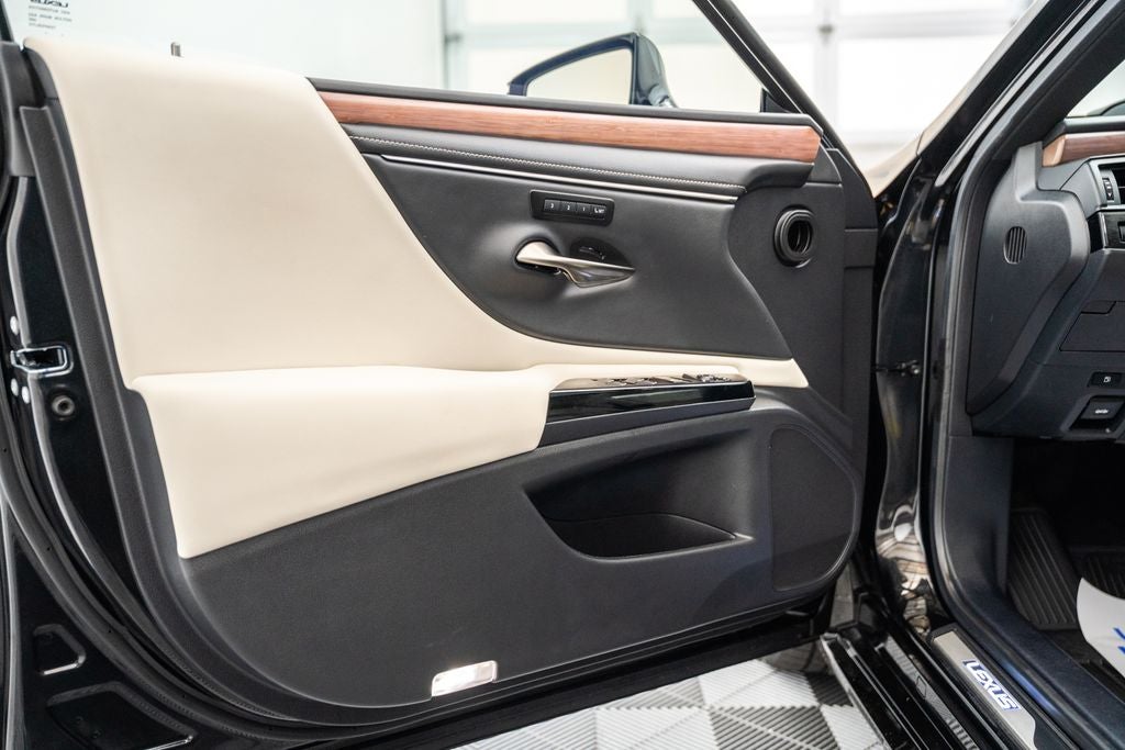 2025 Lexus ES 350