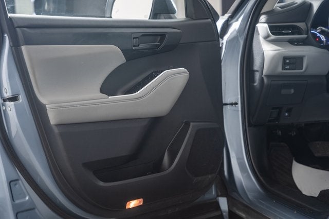 2023 Toyota Highlander Hybrid LE