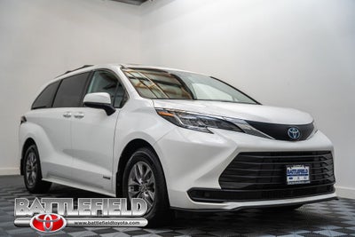 2021 Toyota Sienna LE 8 Passenger