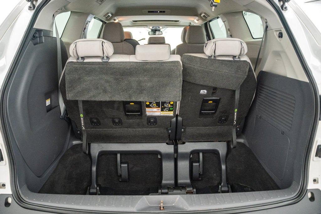 2021 Toyota Sienna LE 8 Passenger
