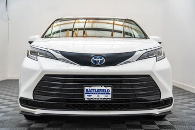 2021 Toyota Sienna LE 8 Passenger