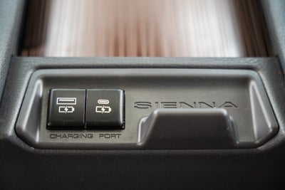 2021 Toyota Sienna LE 8 Passenger