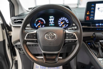 2021 Toyota Sienna LE 8 Passenger