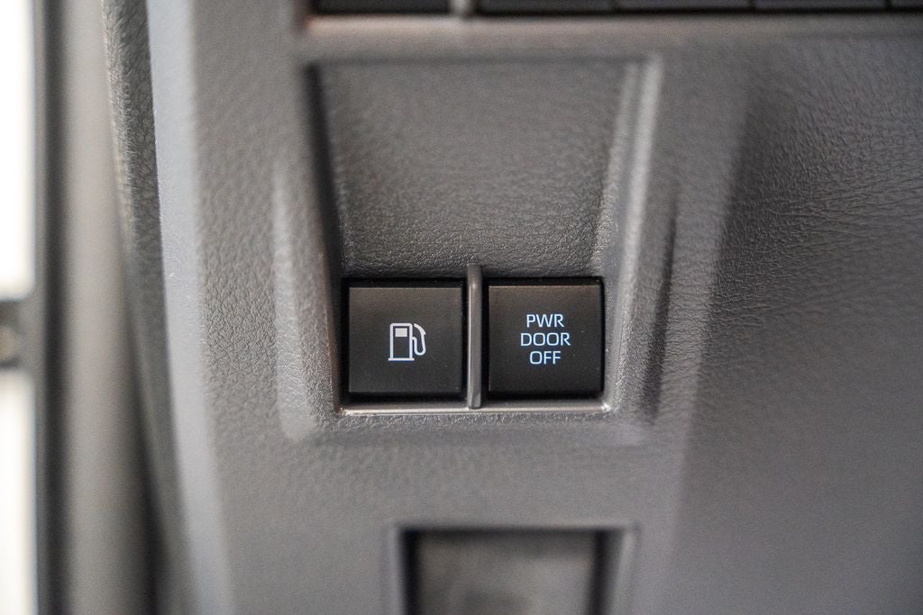 2021 Toyota Sienna LE 8 Passenger