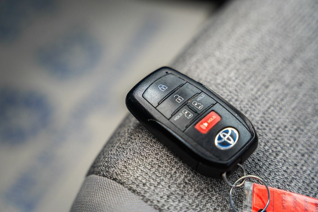 2021 Toyota Sienna LE 8 Passenger