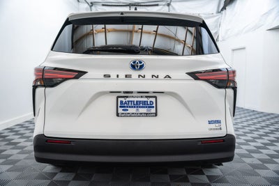 2021 Toyota Sienna LE 8 Passenger