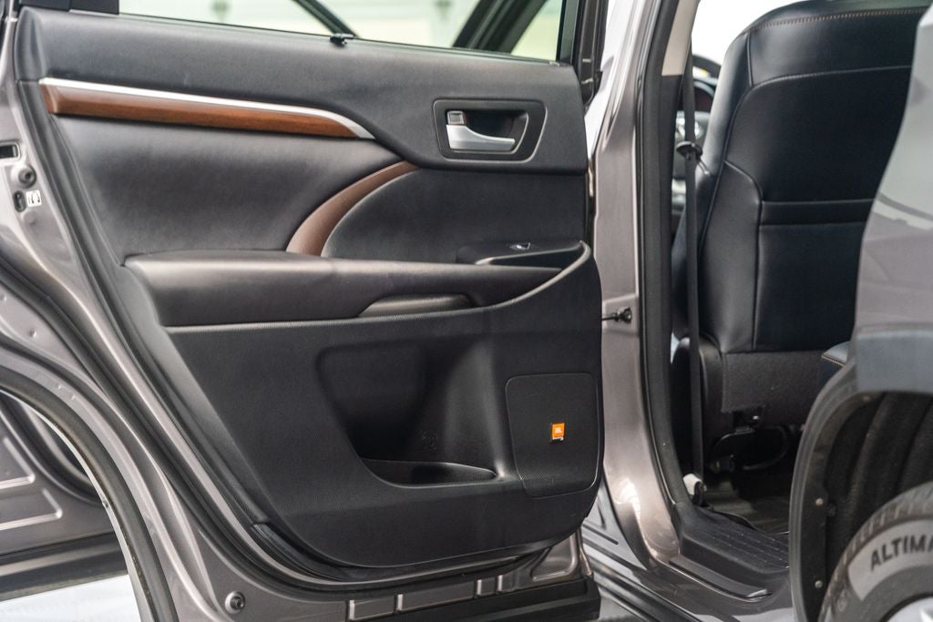 2016 Toyota Highlander Limited Platinum V6