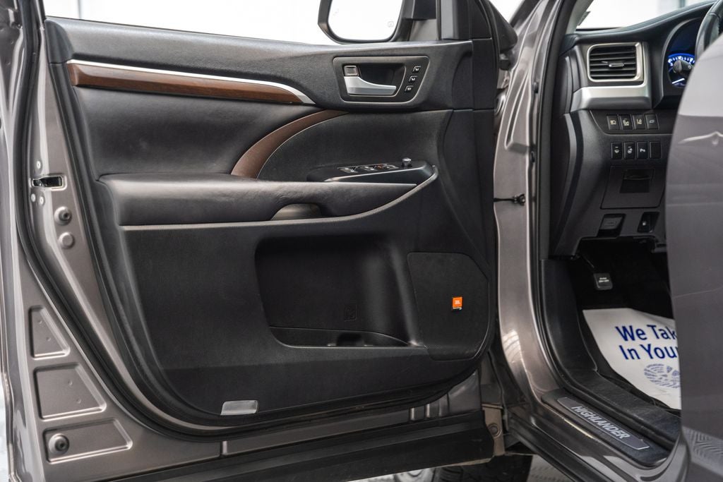 2016 Toyota Highlander Limited Platinum V6
