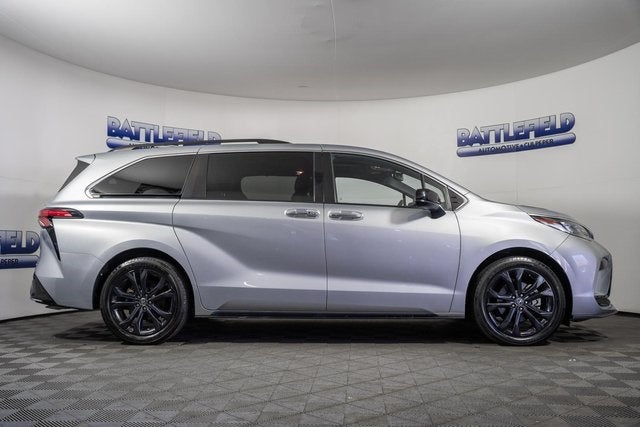 2022 Toyota Sienna XSE 7 Passenger
