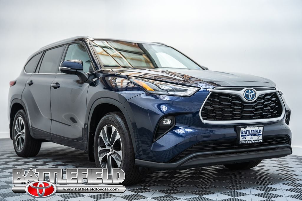 2022 Toyota Highlander Hybrid XLE