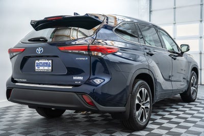 2022 Toyota Highlander Hybrid XLE