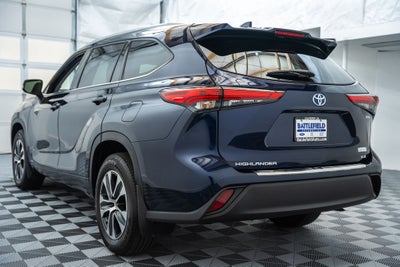 2022 Toyota Highlander Hybrid XLE