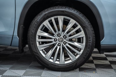 2023 Toyota Highlander Platinum