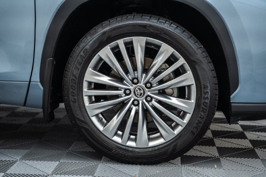 2023 Toyota Highlander Platinum