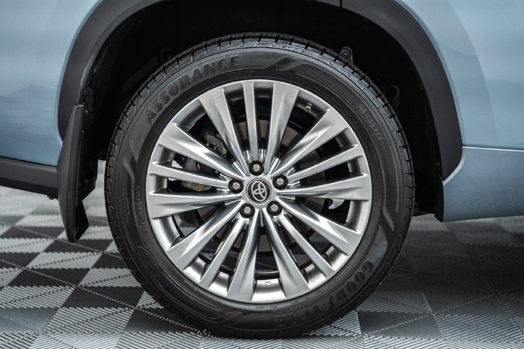 2023 Toyota Highlander Platinum
