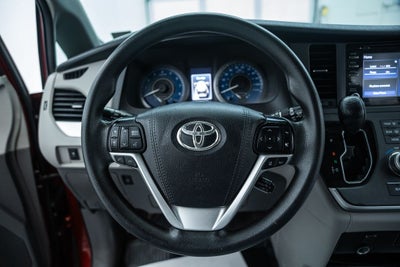 2020 Toyota Sienna LE 8 Passenger