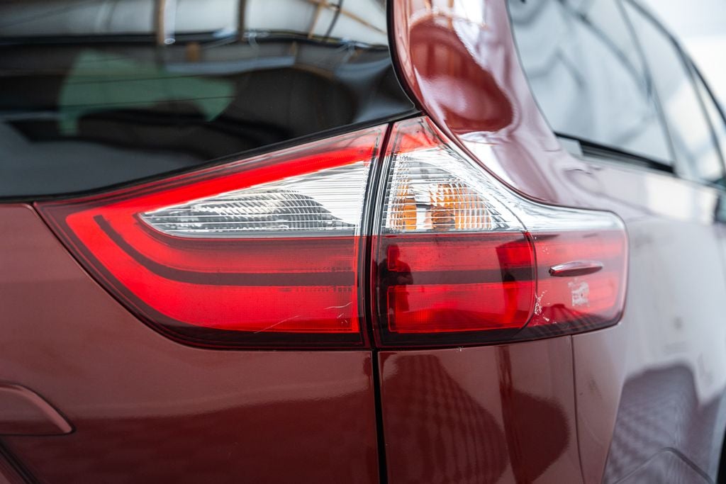2020 Toyota Sienna LE 8 Passenger