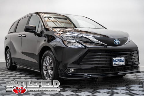 2025 Toyota Sienna XLE 8 Passenger