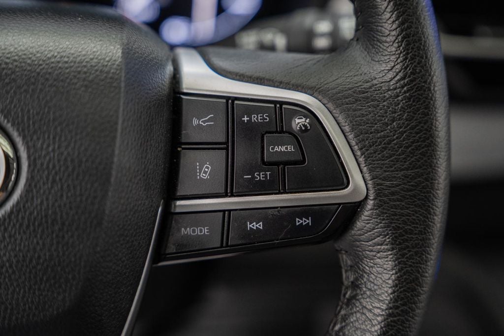 2025 Toyota Sienna XLE 8 Passenger