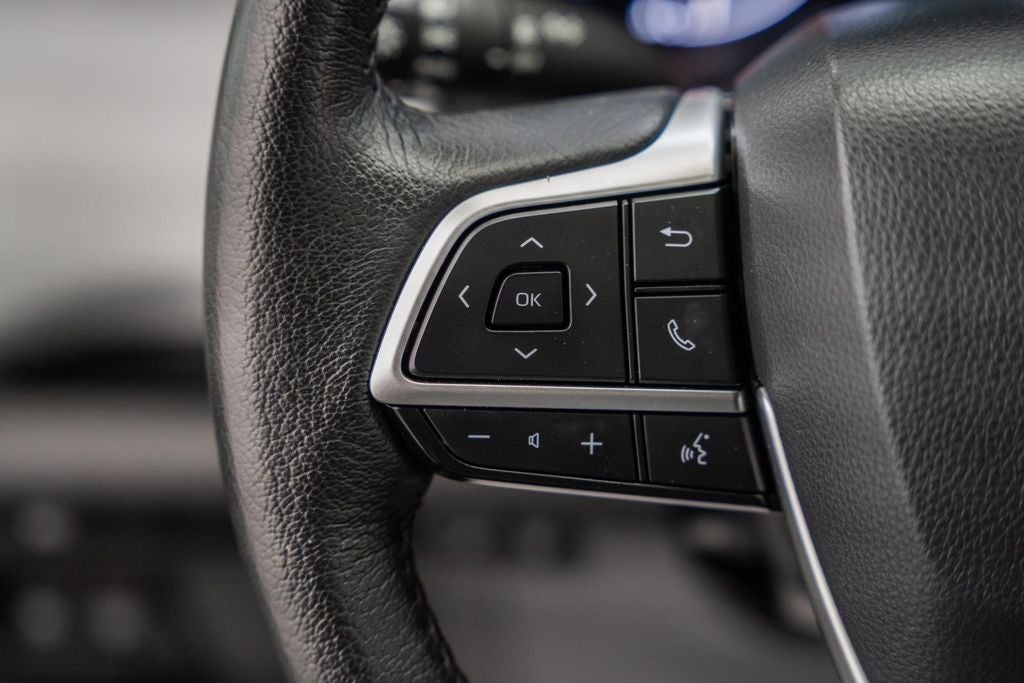 2025 Toyota Sienna XLE 8 Passenger