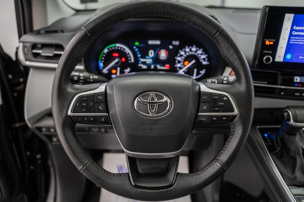 2025 Toyota Sienna XLE 8 Passenger