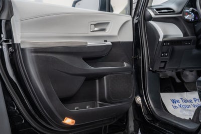 2025 Toyota Sienna XLE 8 Passenger