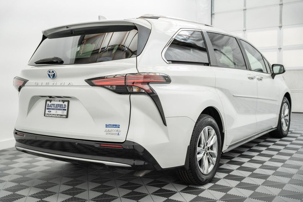 2024 Toyota Sienna Limited 7 Passenger