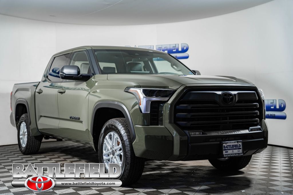 2023 Toyota Tundra SR5 w/ Premium Pack