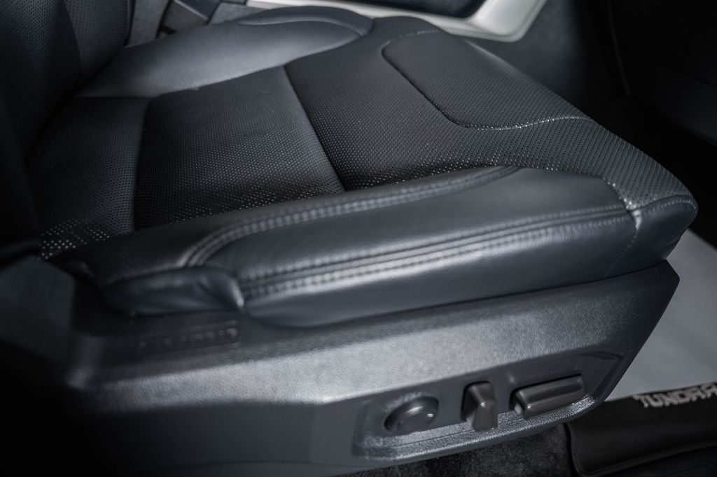 2023 Toyota Tundra SR5 w/ Premium Pack