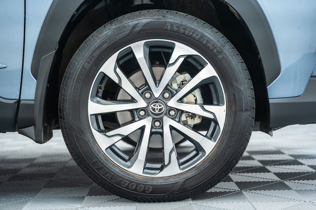 2024 Toyota Corolla Cross XLE