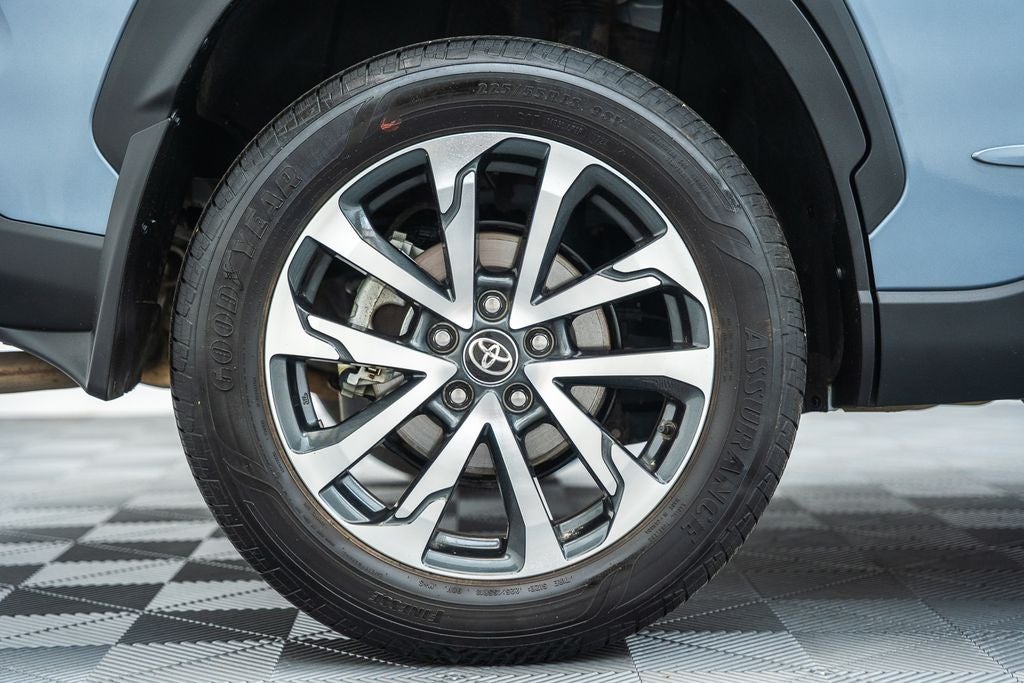 2024 Toyota Corolla Cross XLE
