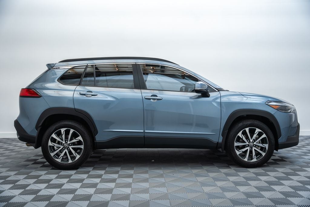 2024 Toyota Corolla Cross XLE