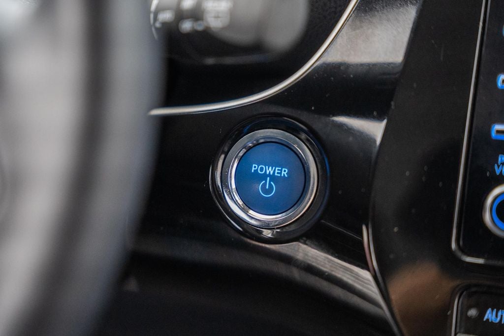 2022 Toyota Prius XLE