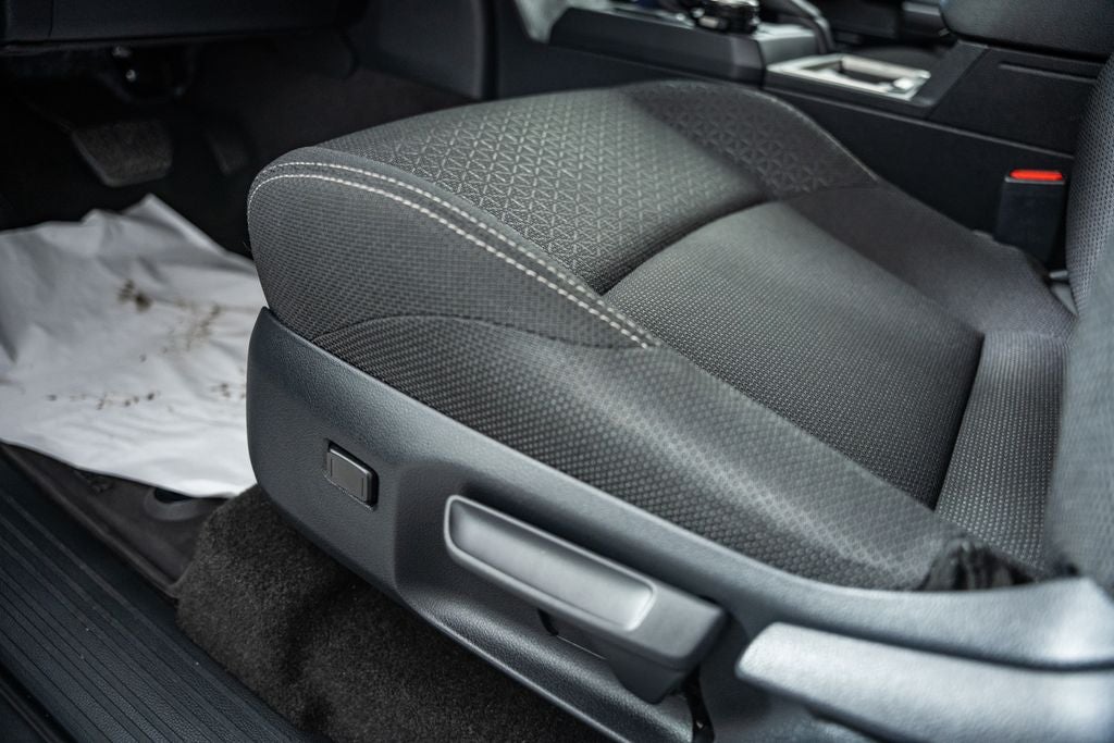 2025 Toyota 4Runner SR5 w/ 3rd Row