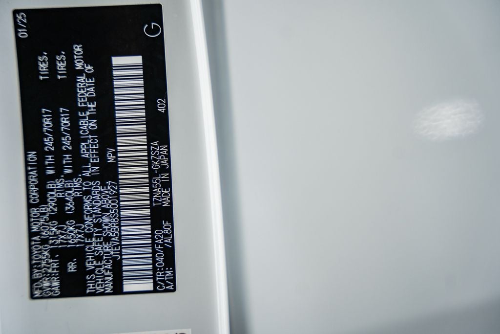 2025 Toyota 4Runner SR5 w/ 3rd Row