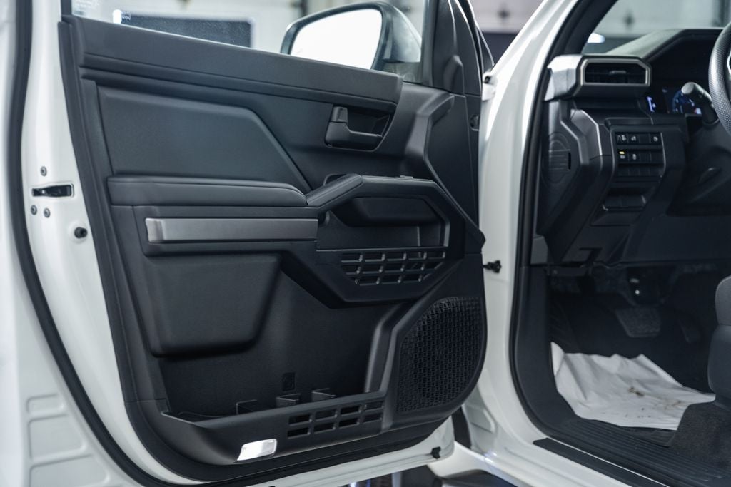 2025 Toyota 4Runner SR5 w/ 3rd Row