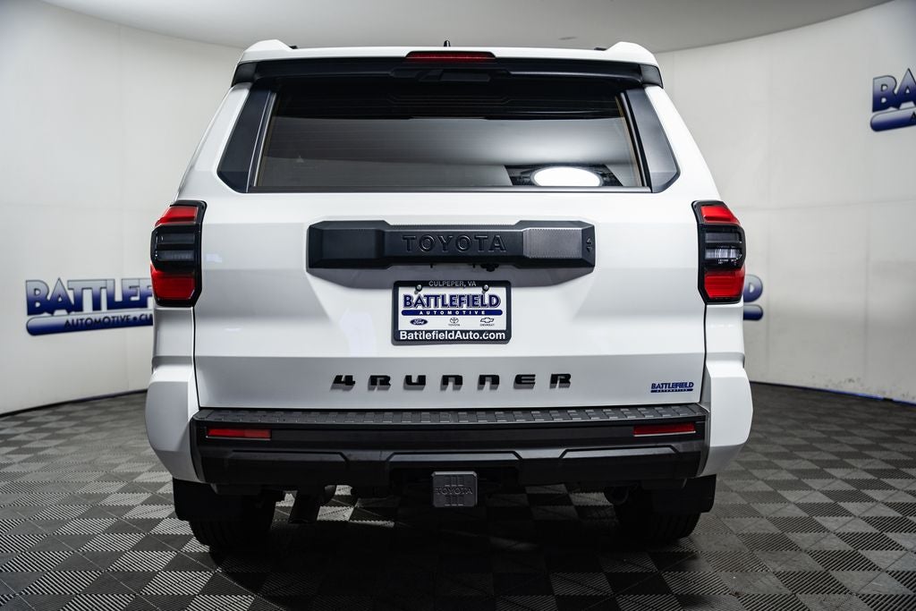 2025 Toyota 4Runner SR5 w/ 3rd Row